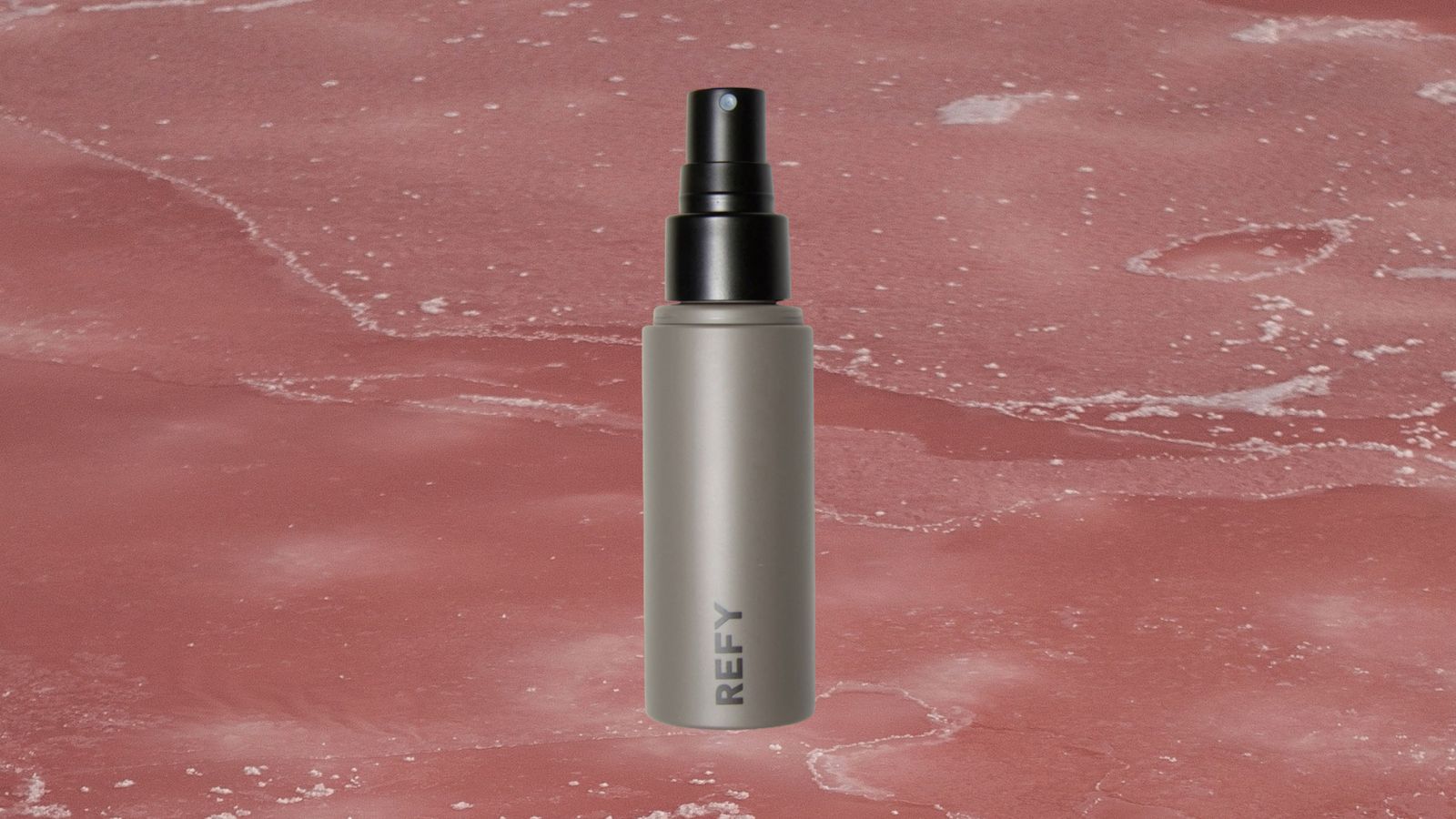 This Setting Spray Always Gives Me the Prettiest Glow