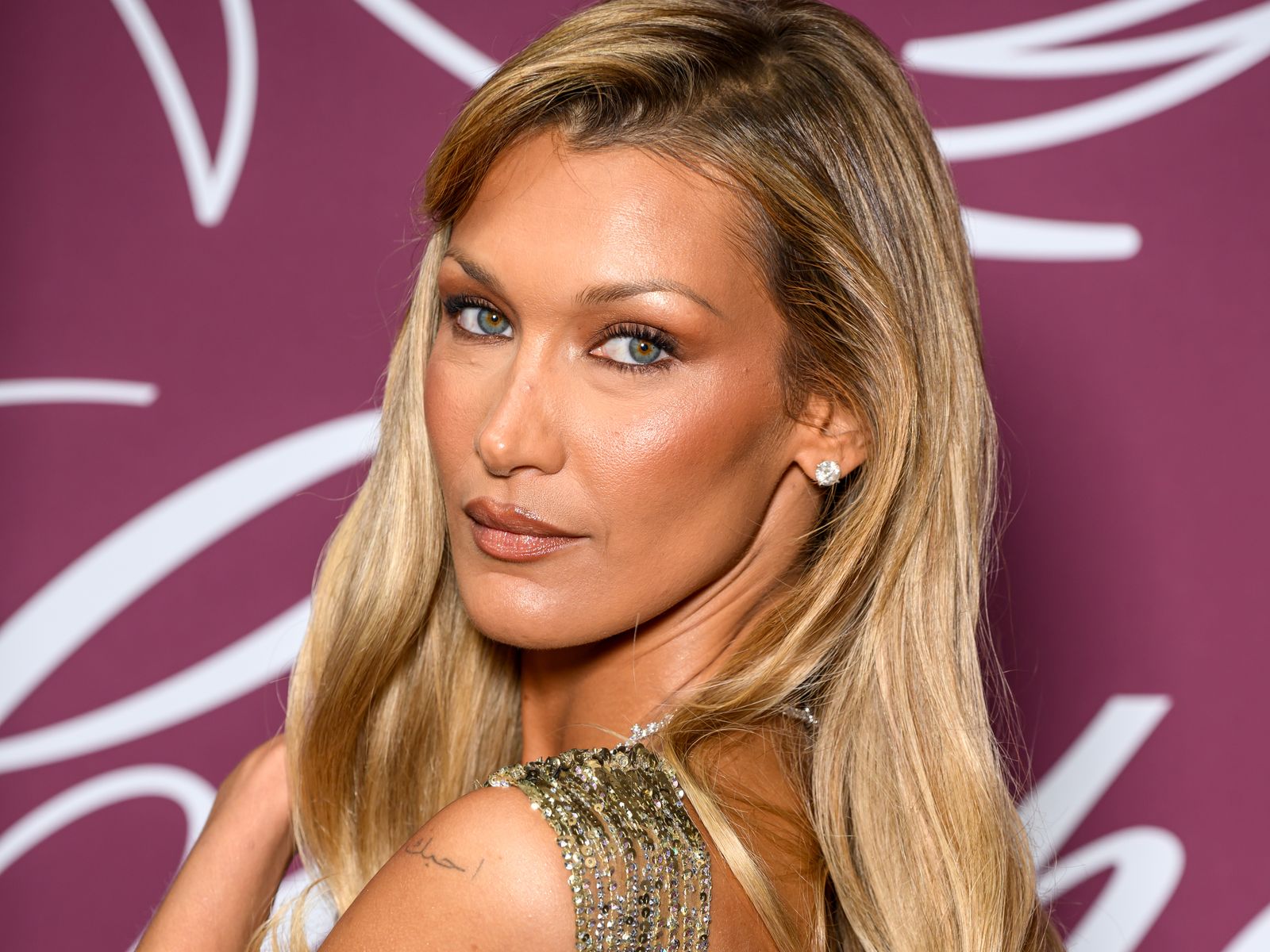 Bella Hadid's Dark Taupe Nails Are an Unexpected Spring Manicure Surprise