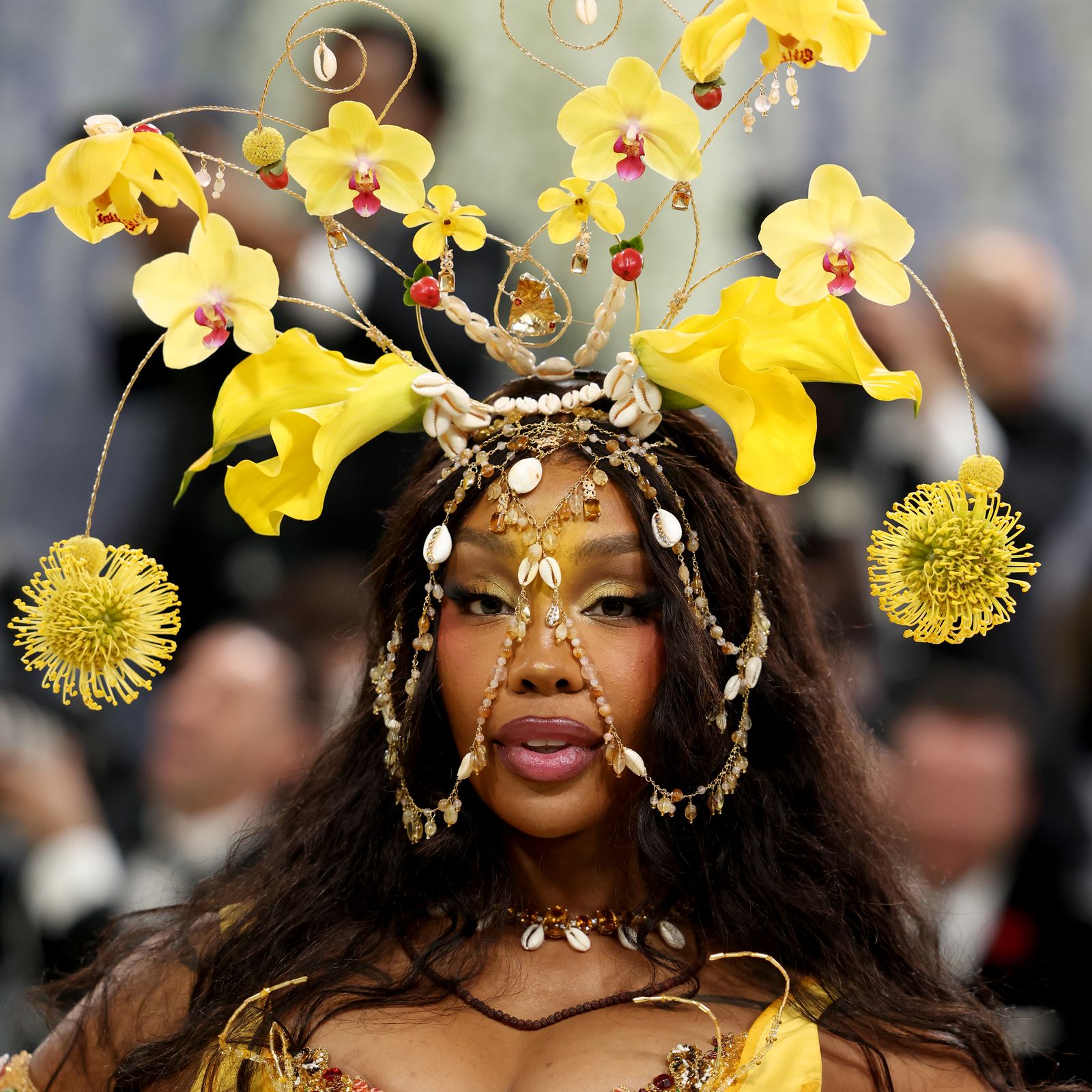 SZA's "Yellow Halo" Met Gala Makeup Felt Like Pure Sunshine