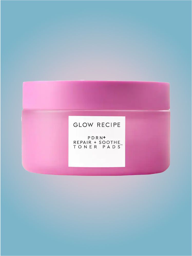 Glow Recipe Toner Pads in branded tub component on a pink and blue background