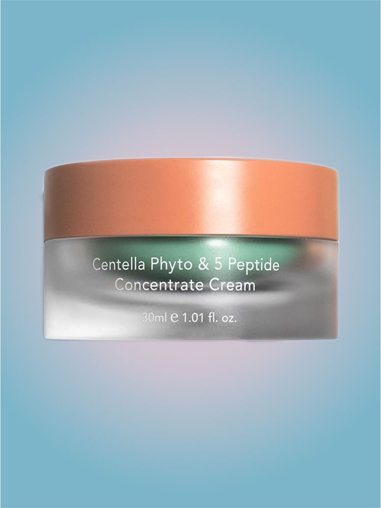 Haruharu Wonder Centella Phyto  5 Peptide Concentrate Cream in branded tub component on a pink and blue background