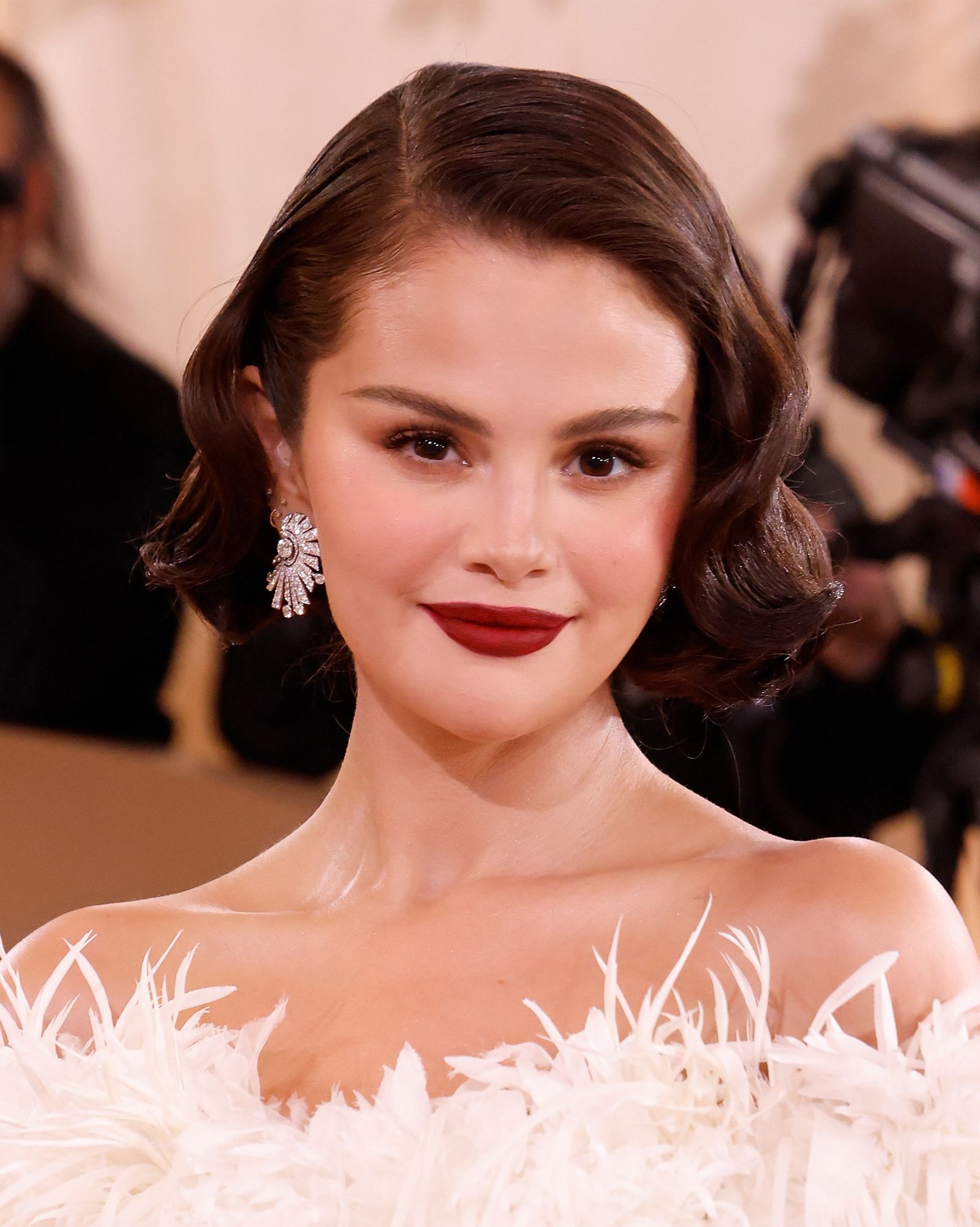 Closeup of Selena Gomez with the Hollywood bob.