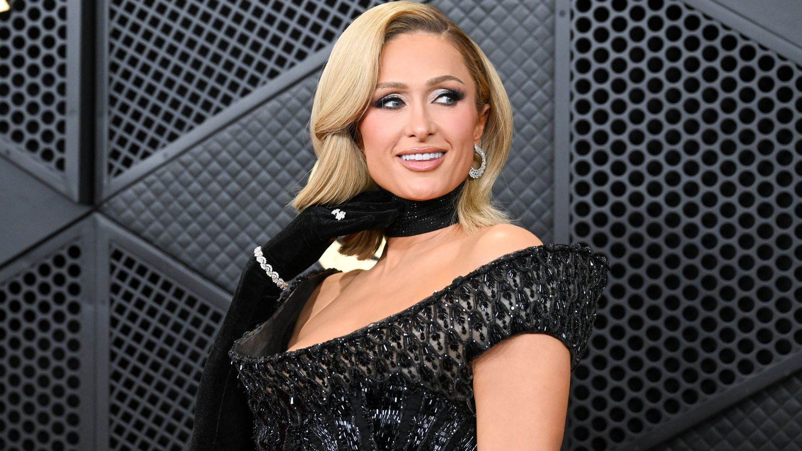 Paris Hilton Looks Like a Totally Different Person With Brunette Hair
